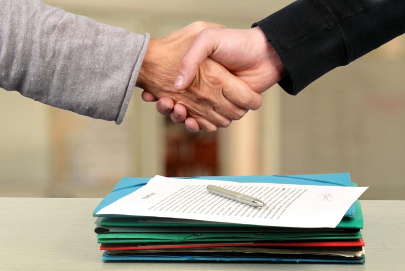 قائمة الفرق المعنية بتسديد الديون قبل 5 ماي  