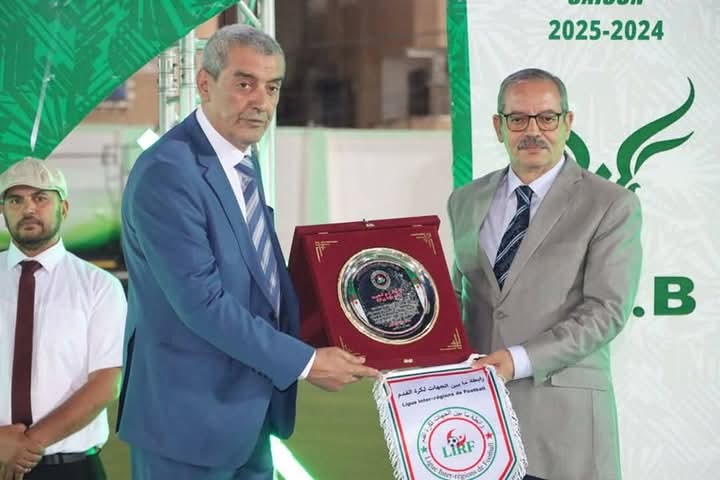 شباب بني ثور يتسلم درع البطولة